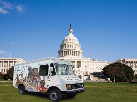 coffee-truck-in-front-of-the-capitol-building